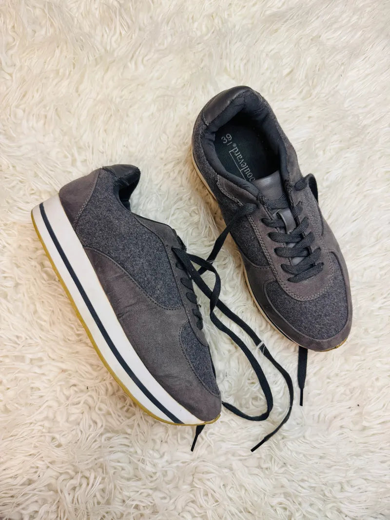 Unisex Low Top Sneakers