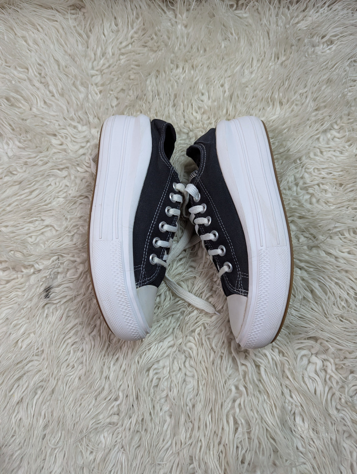 Chuck Taylor | Black & White | Low top| Converse | Platforms