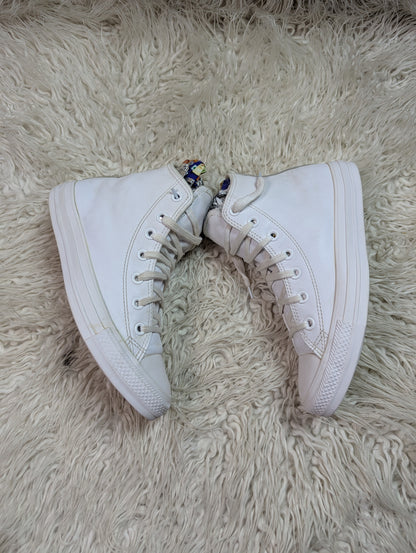 Chuck Taylor |  White | Leather | High top| Converse