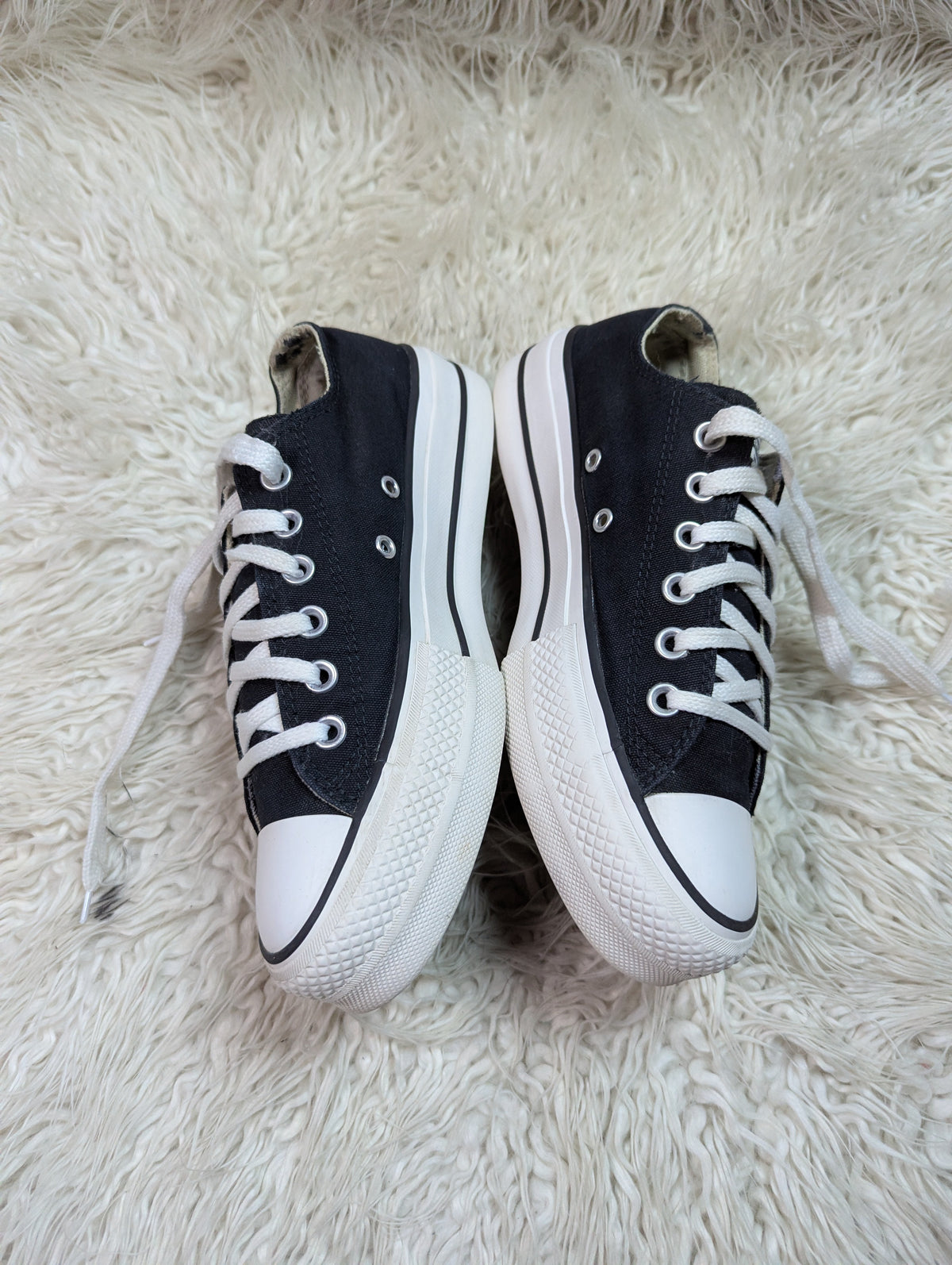 Chuck Taylor |Black & White | Low top| Converse | Platforms