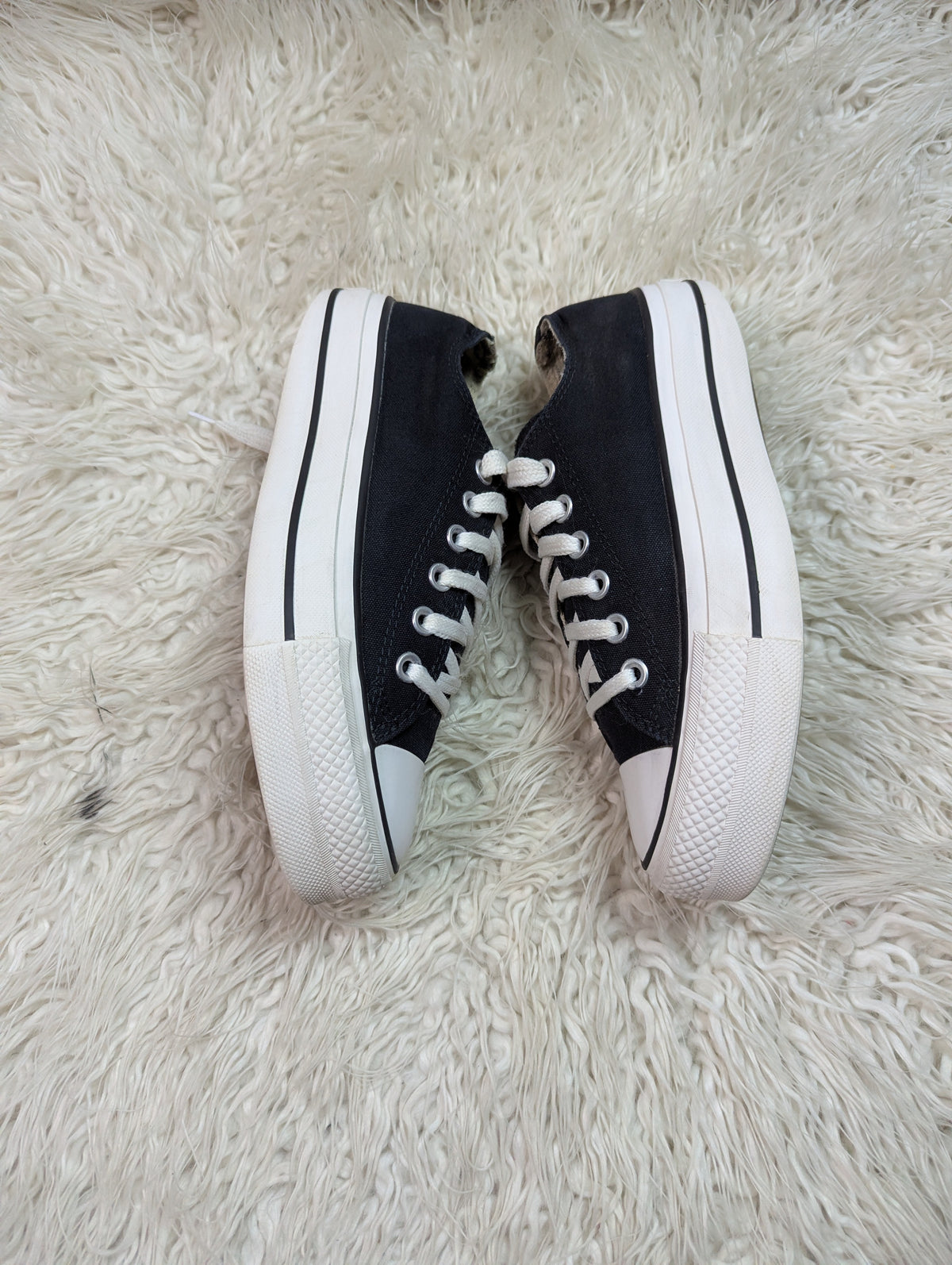 Chuck Taylor |Black & White | Low top| Converse | Platforms
