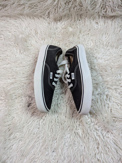 Vans Authentic | Black & White | Lo Top