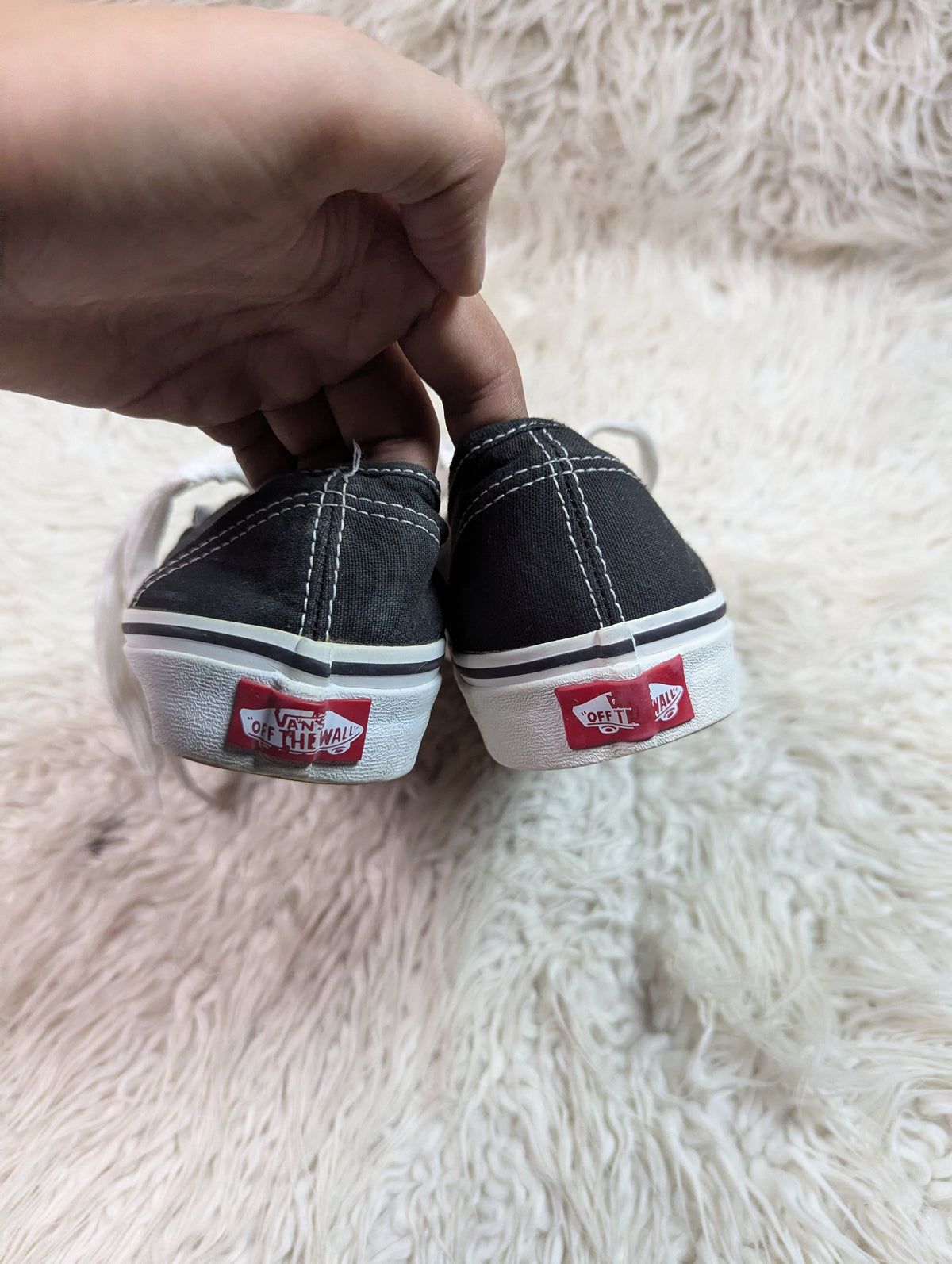 Vans Authentic | Black & White | Lo Top