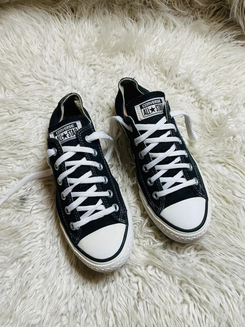 Chuck Taylor | Black & White | Lo top | Converse