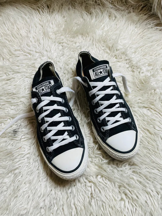 Chuck Taylor | Black & White | Lo top | Converse