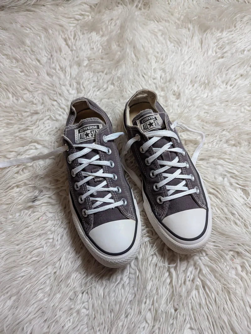 Chuck Taylor | Grey & White | Lo top | Converse