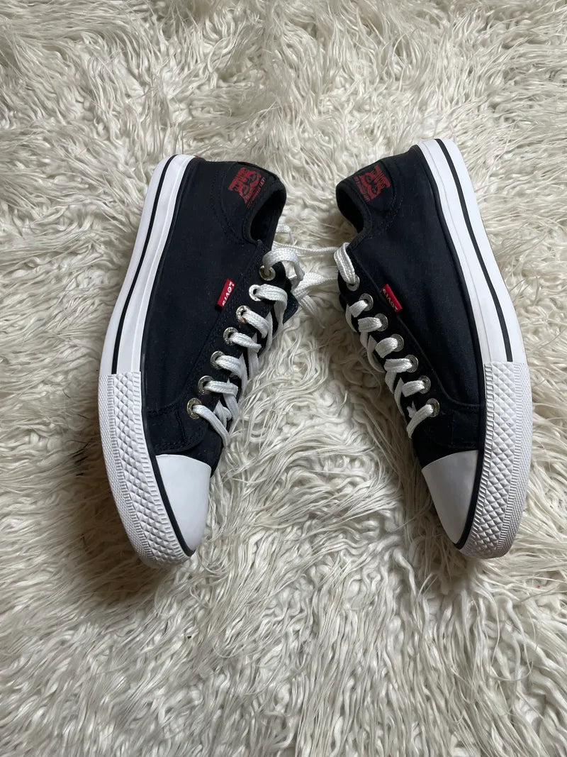 Levi’s | Black & White | Lo Top | Sneakers