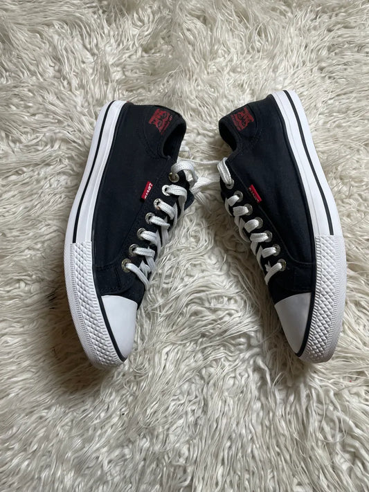 Levi’s | Black & White | Lo Top | Sneakers