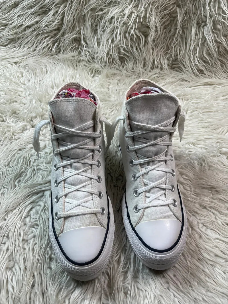 Chuck Taylor | White | High top| Converse | Platforms