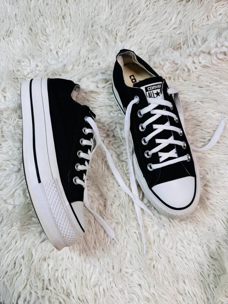Chuck Taylor | Black & White | Lo top | Hi Sole