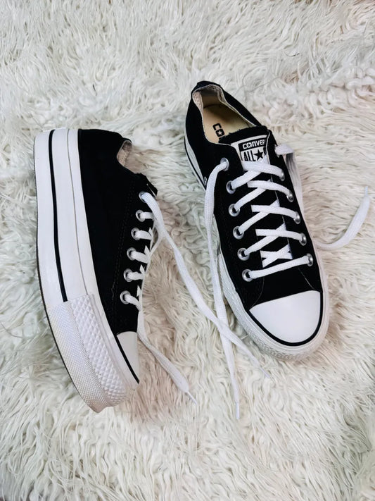Chuck Taylor | Black & White | Lo top | Hi Sole
