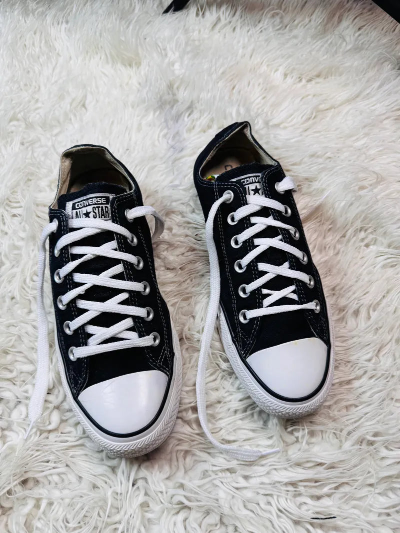 Chuck Taylor | Black & White | Lo top | Converse