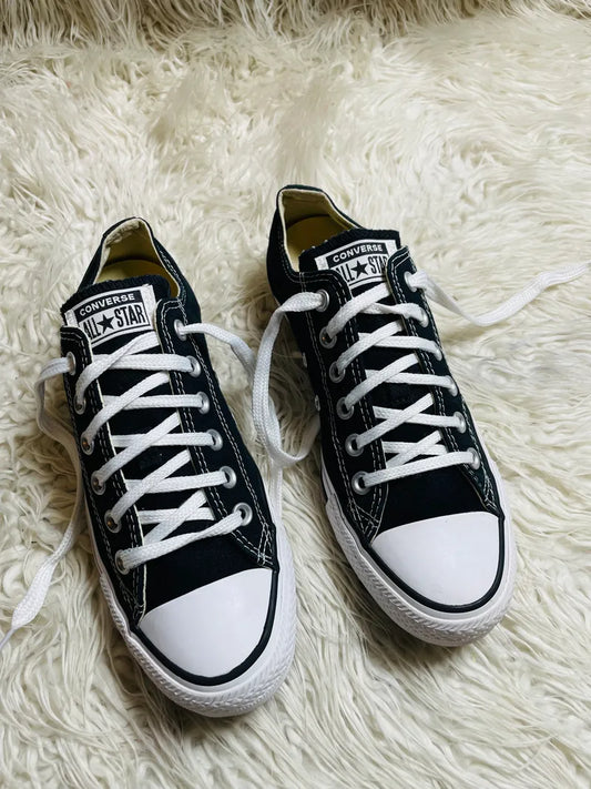 Chuck Taylor | Black & White | Lo top | Converse