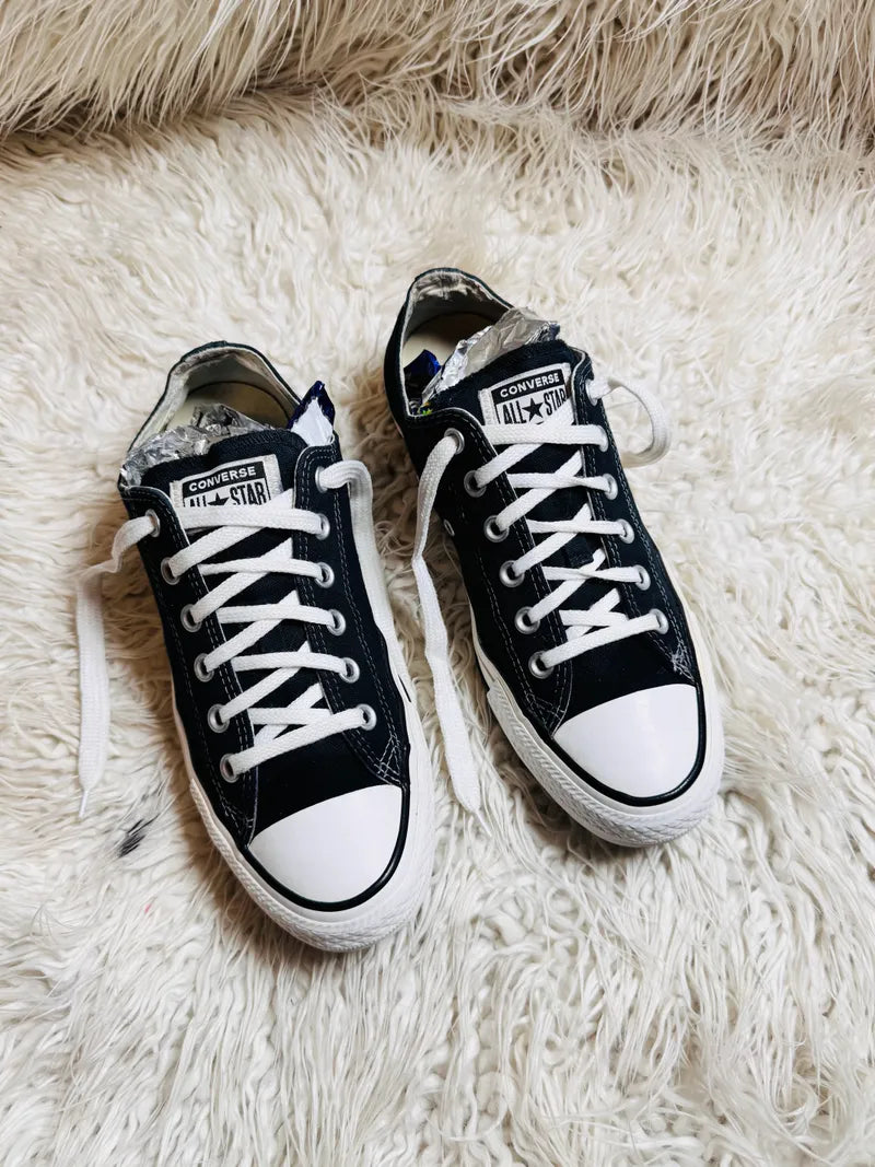 Chuck Taylor | Black & White | Lo top | Converse
