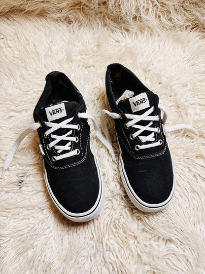 Vans | Black & White | At Wood