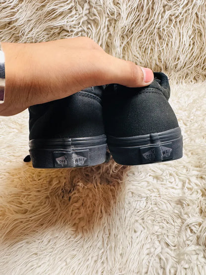 Vans Authentic | Black | Lo Top