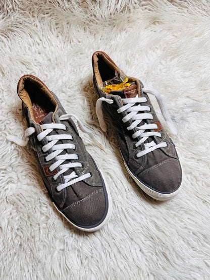 Men's Shoes Sneakers Lo Top Grey & White