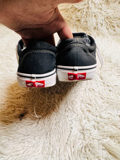 Vans | Black & White | At Wood