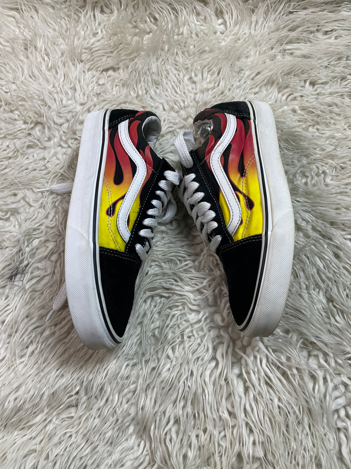 Vans old skool hell fire