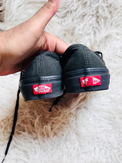 Vans Authentic | Black | Lo Top
