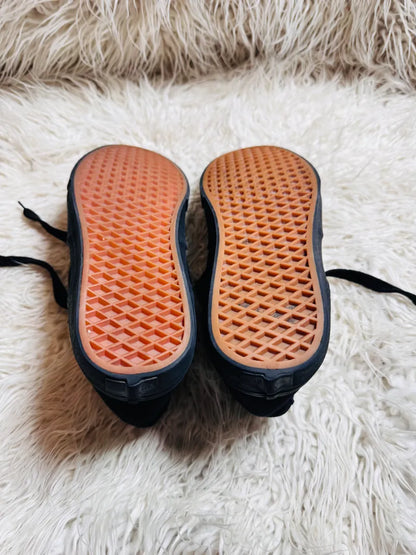 Vans Authentic | Black | Lo Top