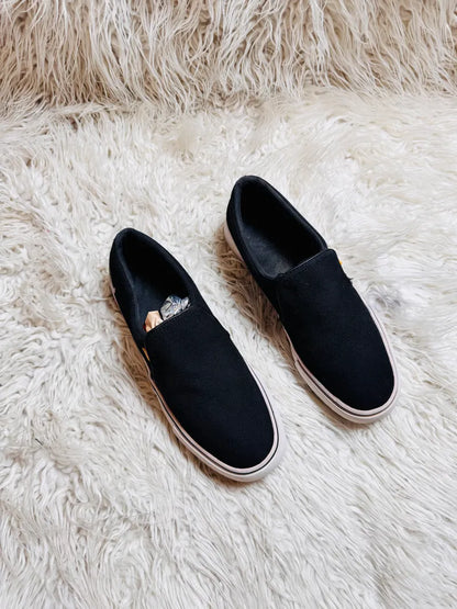 Sneakers | Black & White