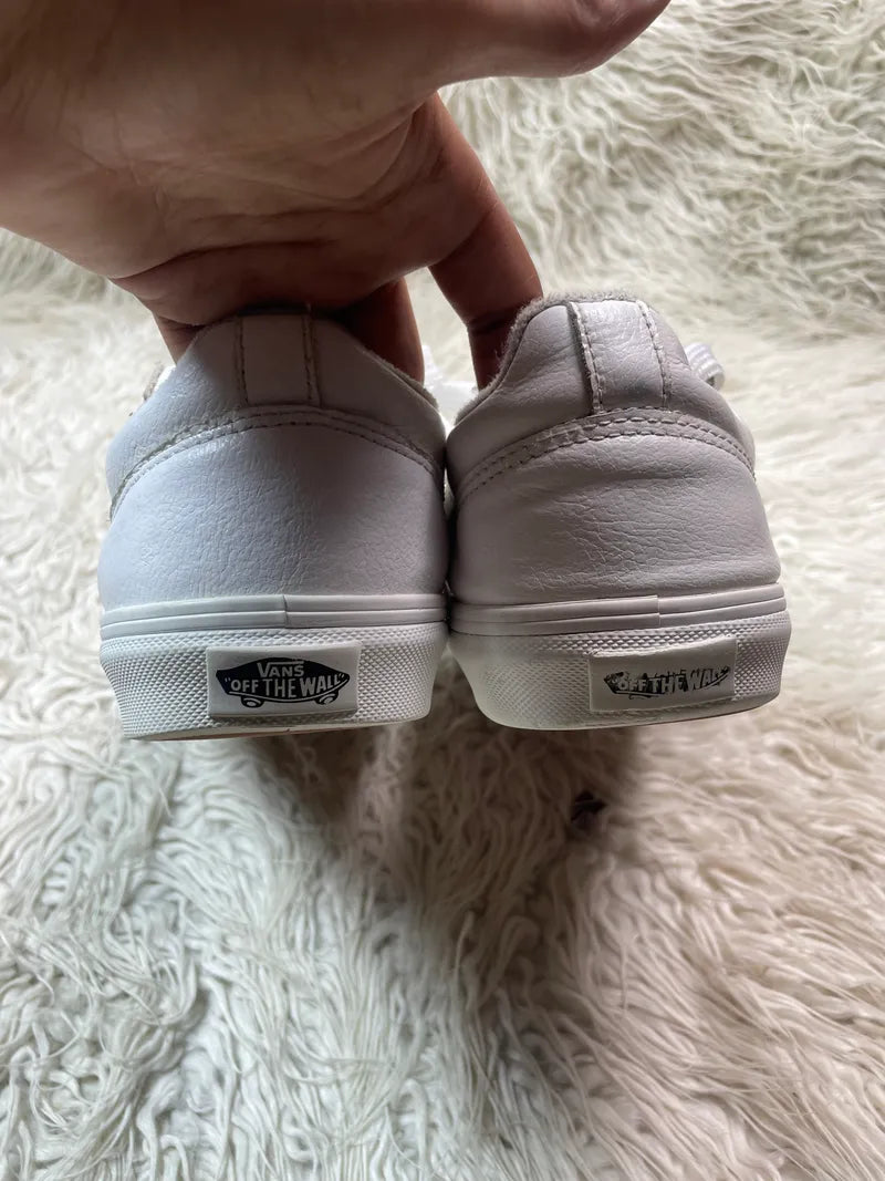 Vans | Leather White  | At Wood