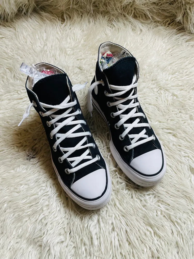 Chuck Taylor | Black & White | High top | Hi Sole