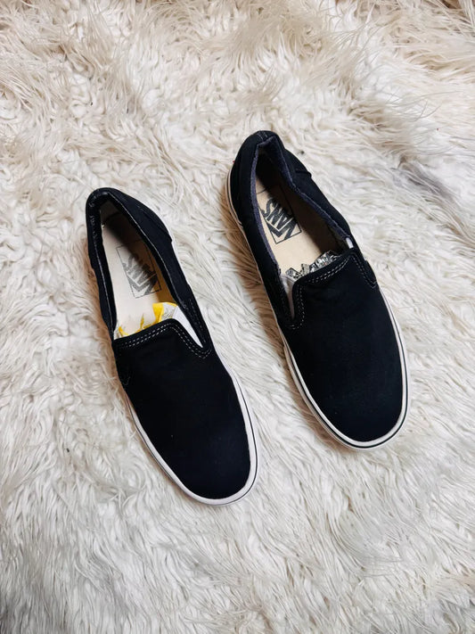 Vans | Black & White | Slip Ons
