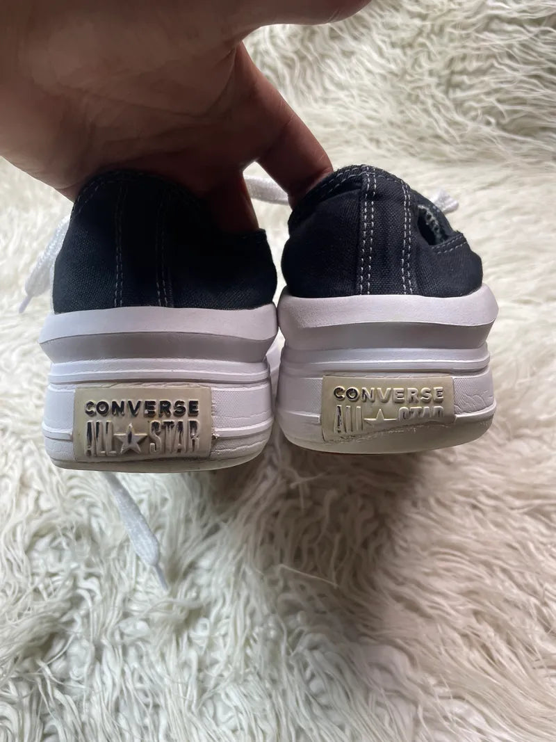 Chuck Taylor | Black & White | Lo Top | Converse Platform