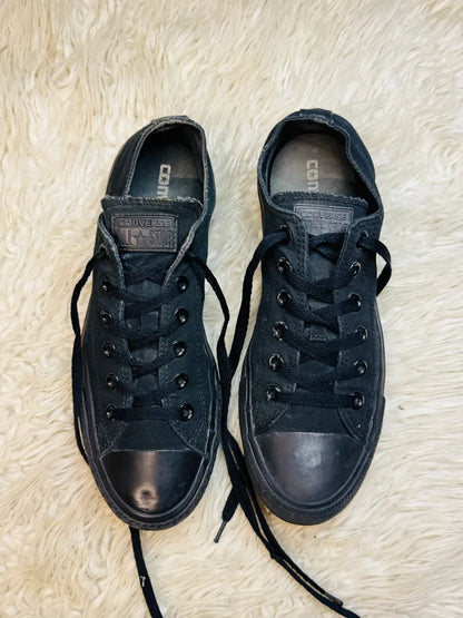 Converse All Black Low Top