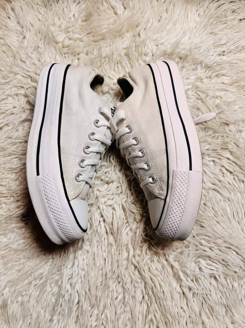 Chuck Taylor | White | High Heels | Converse Lo top
