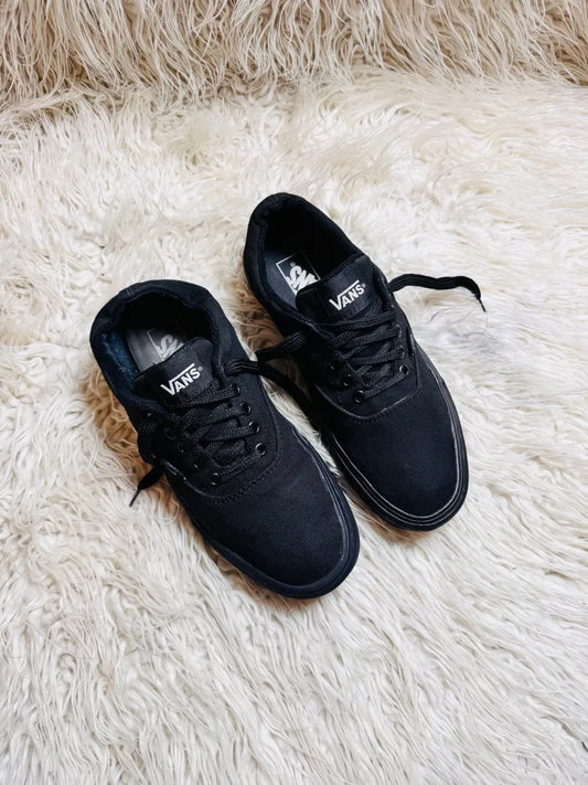 Vans Authentic | Black | Lo Top