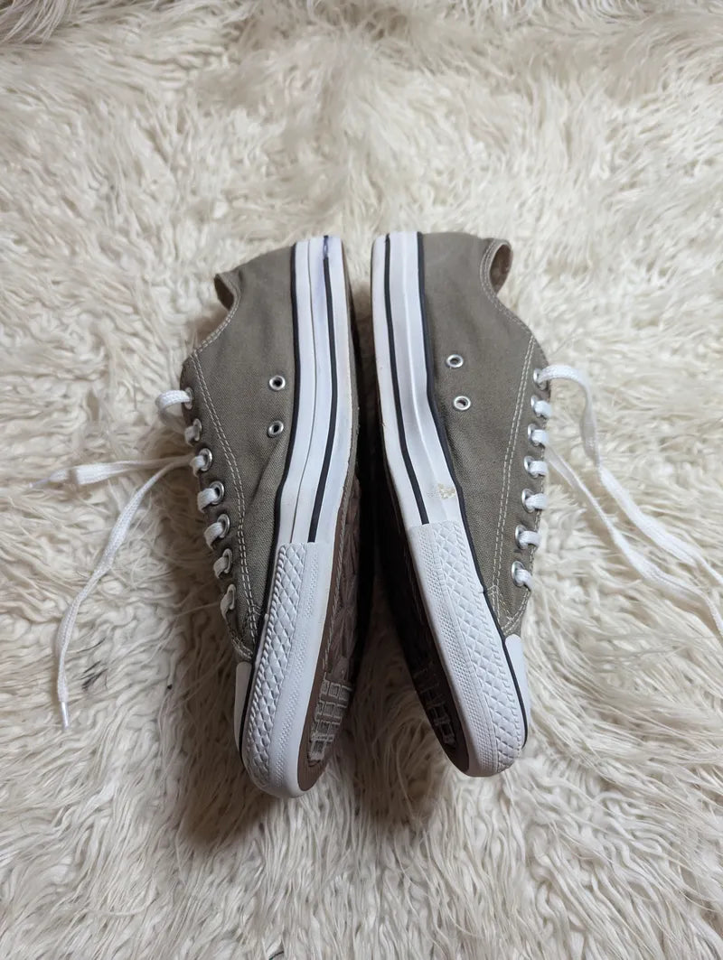 Chuck Taylor | Grey & White | Lo top | Converse