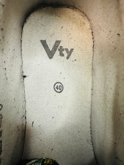 Ash grey vty sneakers 🩶