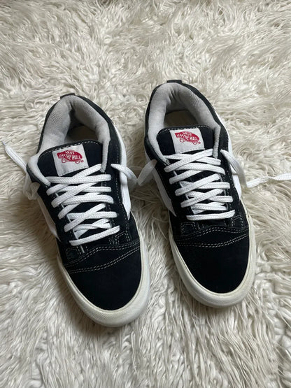 Vans Knu Skool Skate Shoes - Black/True White
