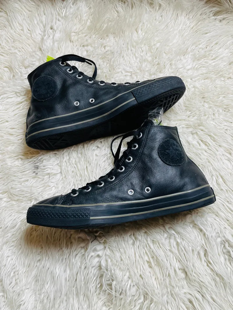 Chuck Taylor | Black | Leather | High top| Converse
