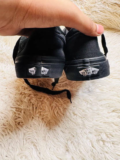 Vans Authentic | Black | Lo Top