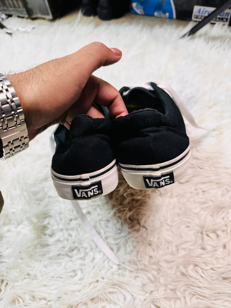 Vans | Black | At Wood