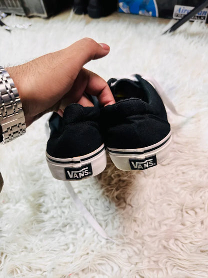 Vans | Black | At Wood