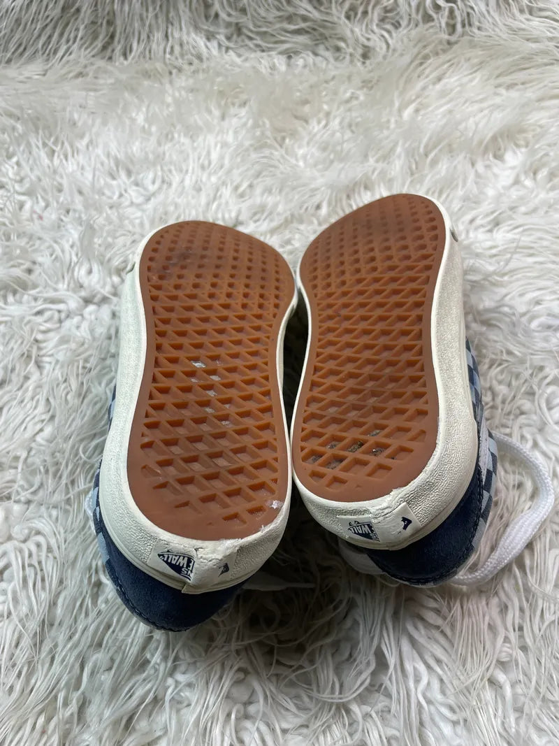 Vans | Blue & White | Lo Top | checkrs | Old Skool