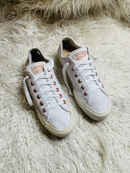 Chuck Taylor | Cream Patent Leather | Lo top | Converse
