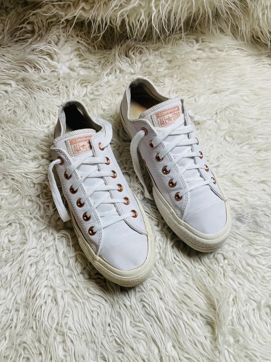 Chuck Taylor | Cream Patent Leather | Lo top | Converse