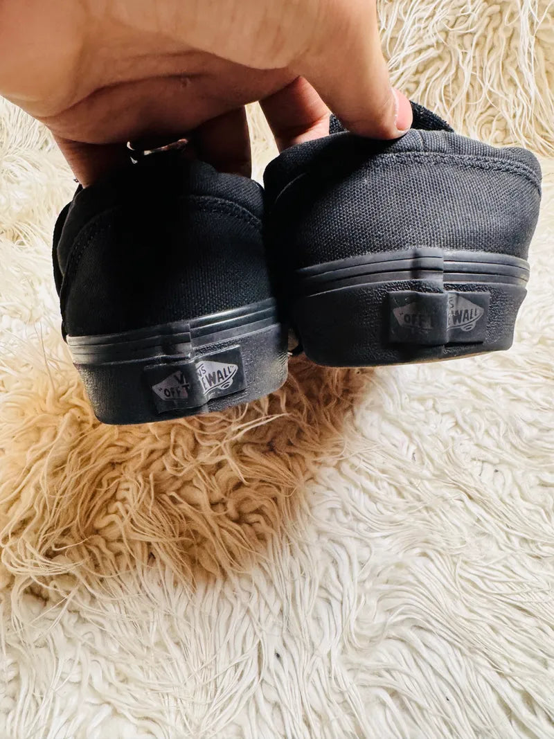 Vans Authentic | Black | Lo Top