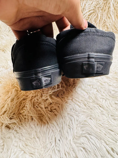 Vans Authentic | Black | Lo Top