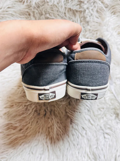 Vans | Black | At Wood