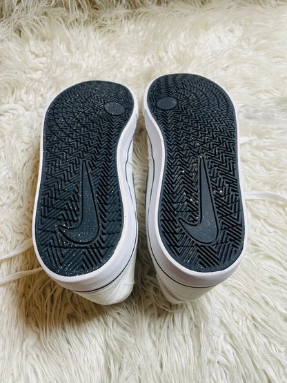 Nike | White