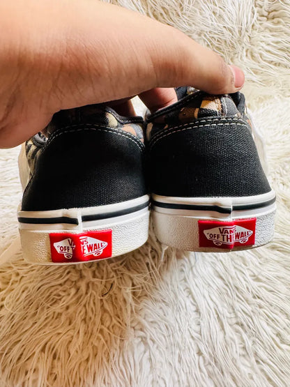 Vans Authentic | Black & White | Lo Top