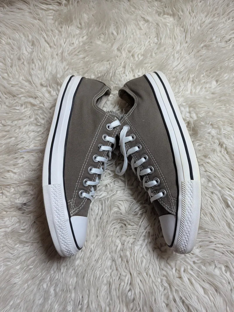 Chuck Taylor | Grey & White | Lo top | Converse