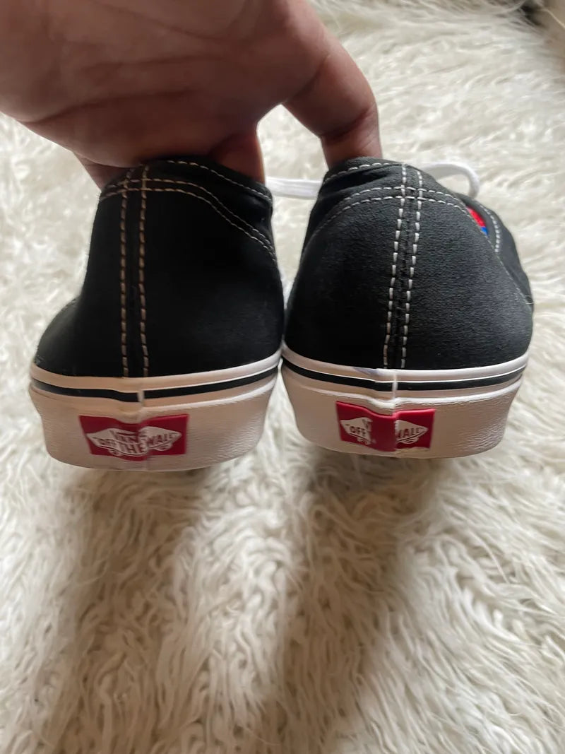 Vans Authentic | Black & White | Lo Top